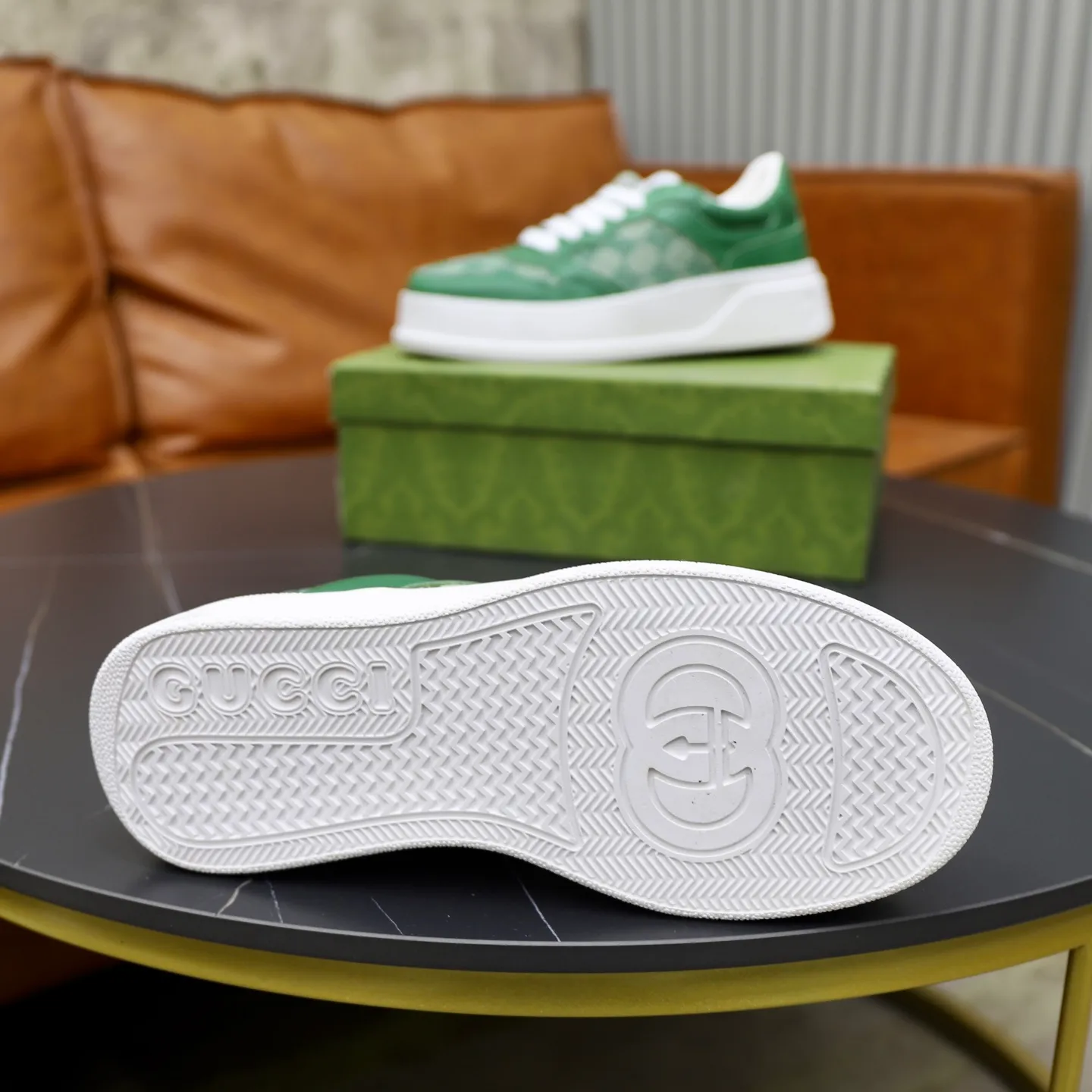 Men's shoes: 400💰🙅‍♂️🙅‍♂️🙅‍♂️ Brand: GUCCI Standard code: 38-44 (45 customized) Grade: Same as the official website Material: Original leather splicing brand cloth Comfortable and breathable sheepskin lining Lightweight wear-resistant outsole Style category: Men's fashion casual shoes Sports shoes Distinguished luxury brand elements Top luxury Color: actual picture color